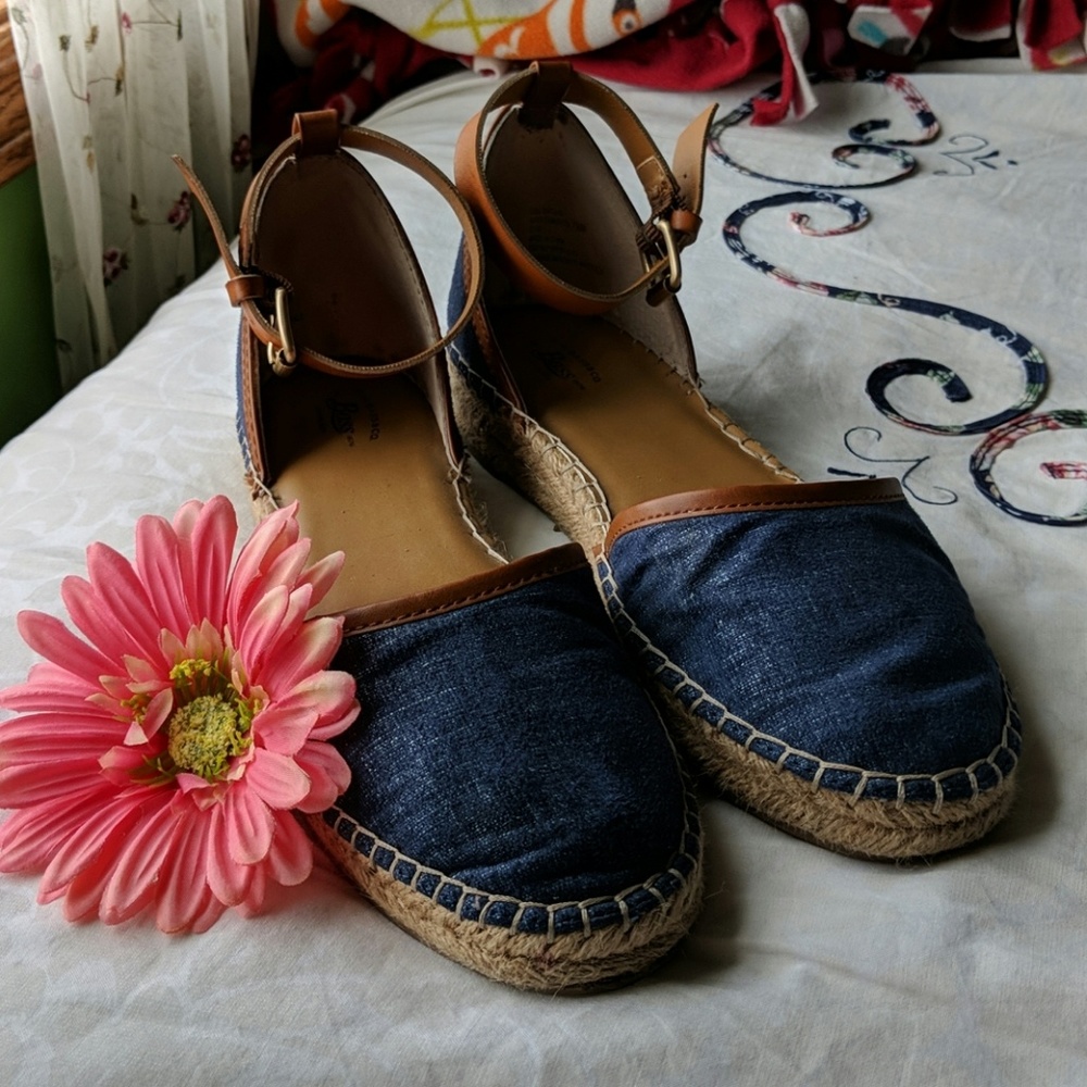Adorable G.H. Bass & Co. Sandals